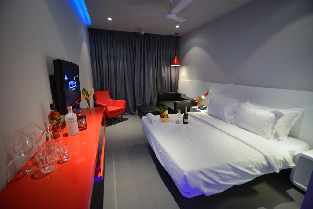 Sinq Party Hotel - No Male Stags Allowed Candolim Phòng bức ảnh